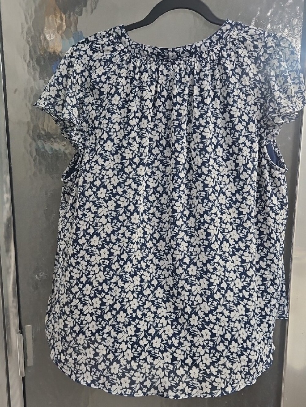 LC Lauren Conrad Navy and White Floral V-Neck Cap Sleeve Blouse - Picture 5 of 5